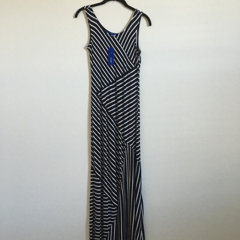 New! Apt 9 Black & White Handkerchief Dress